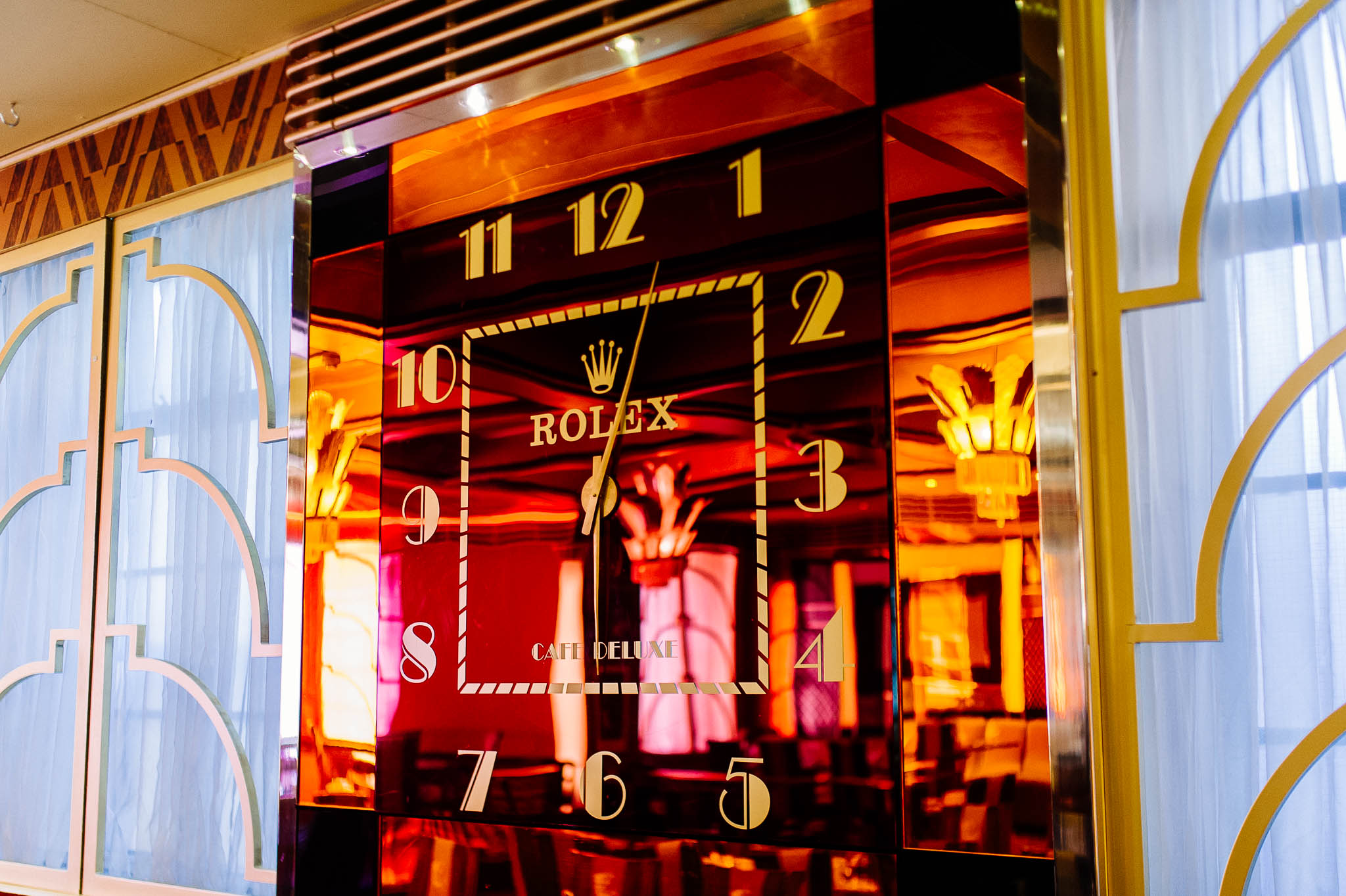 Art Deco Rolex clock at The Earl of Doncaster Hotel